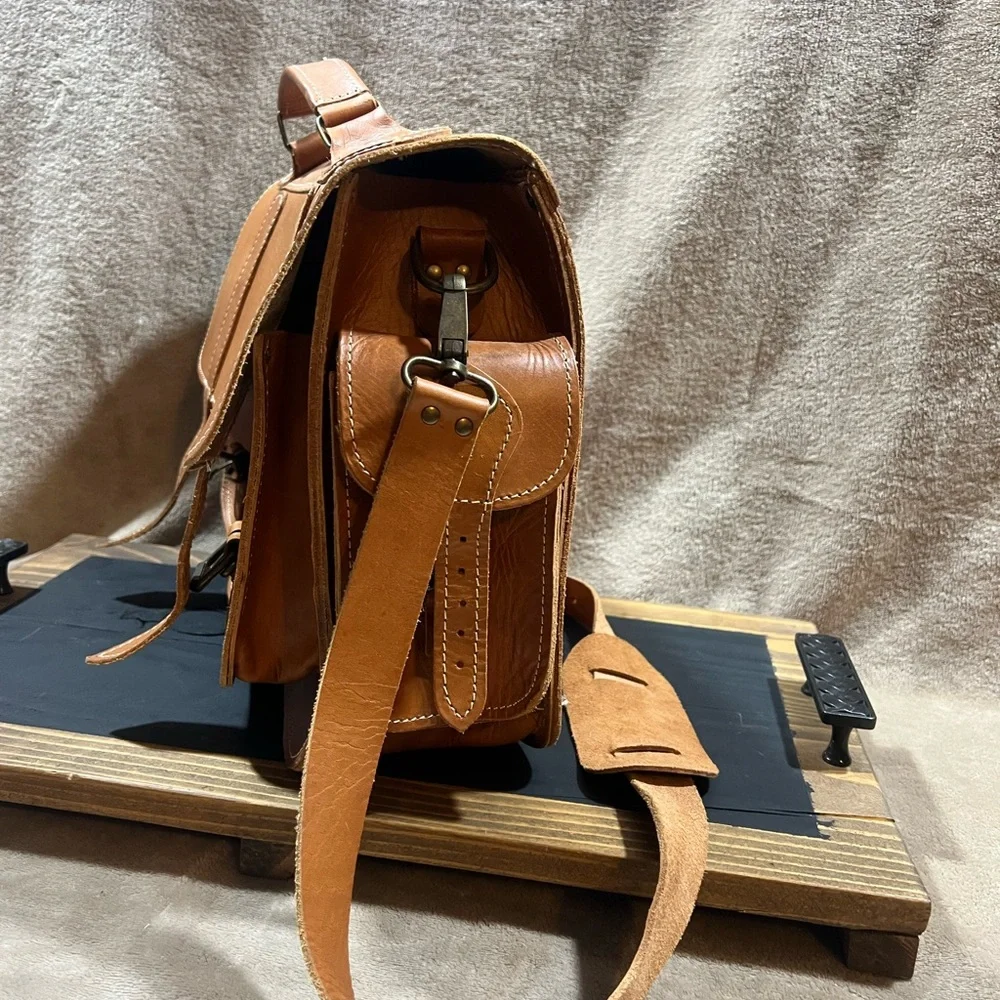 Classic Tan Leather Men's Bag